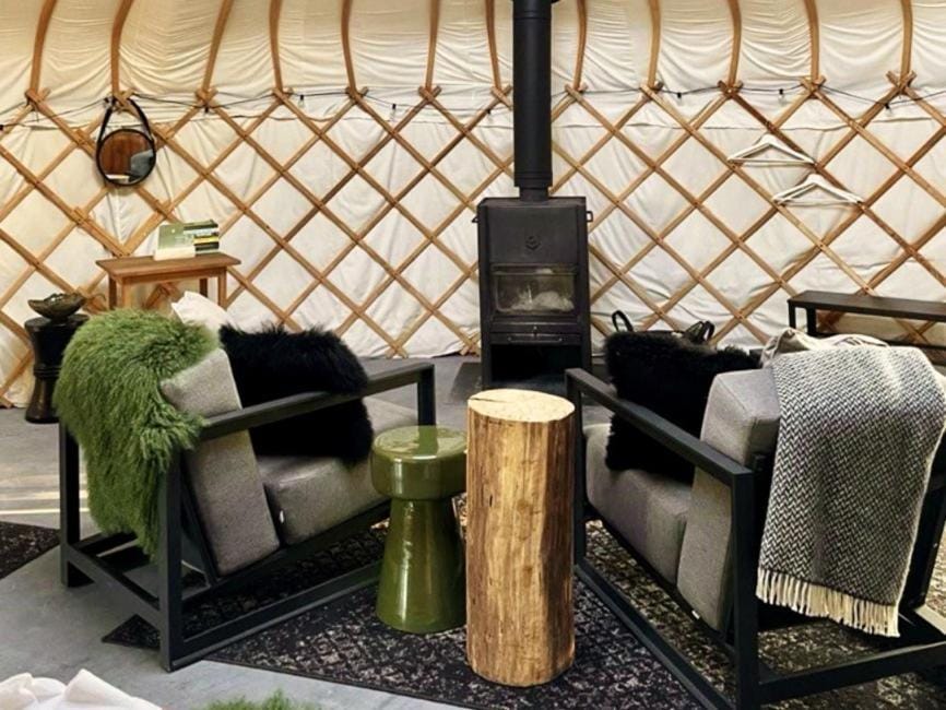 Seating area, fireplace