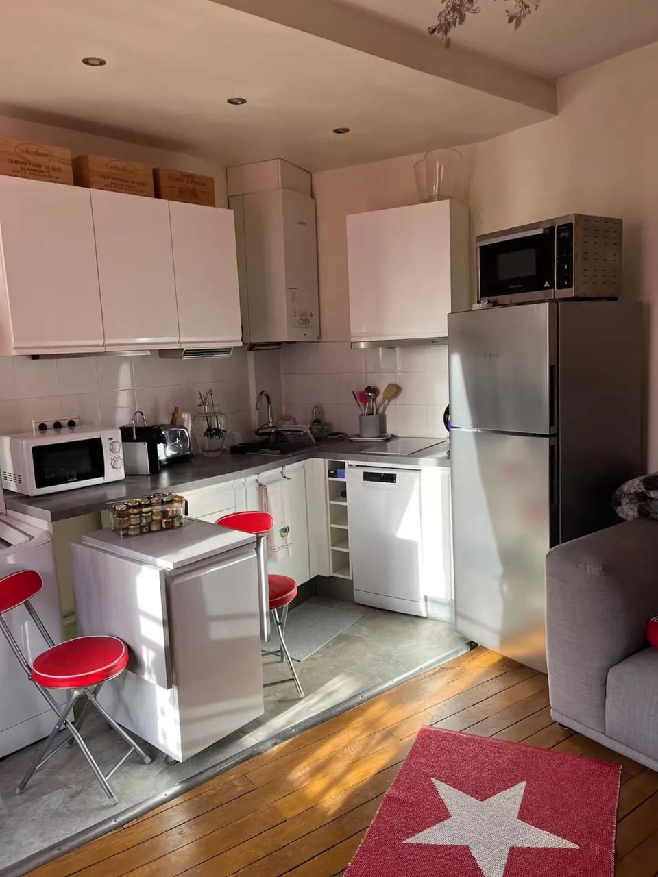 Kitchen or kitchenette