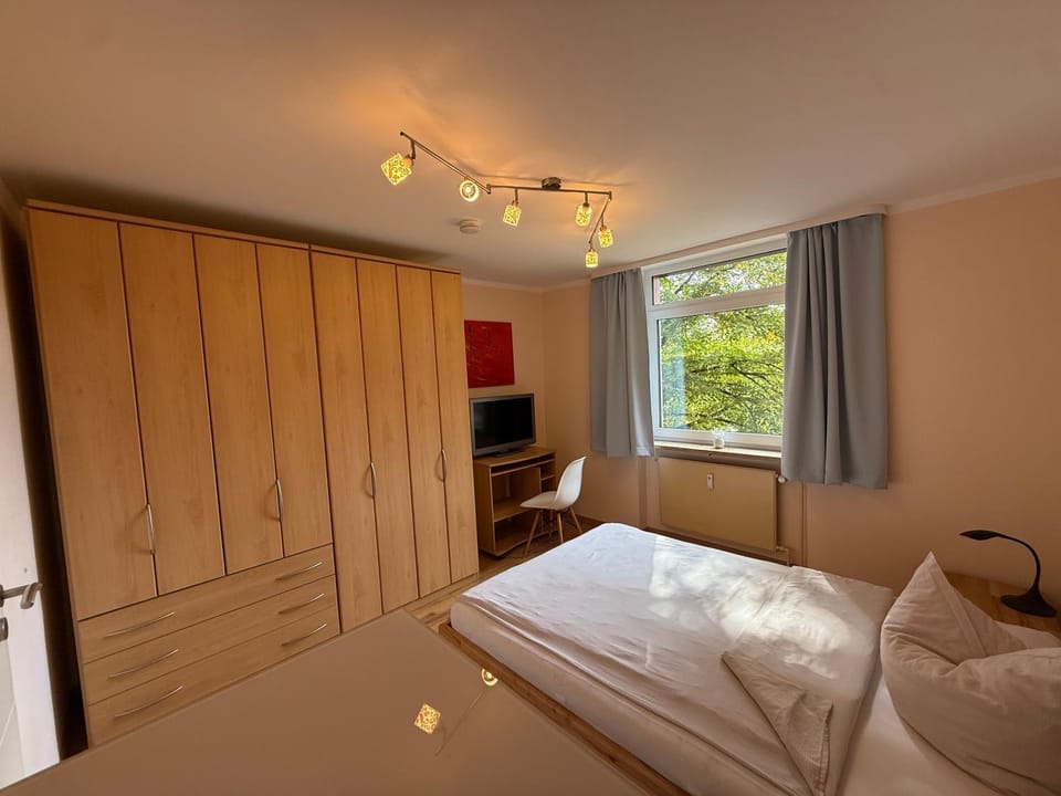 Modern renovated room with direct public transport to Oktoberfest Vacation rental in Munich