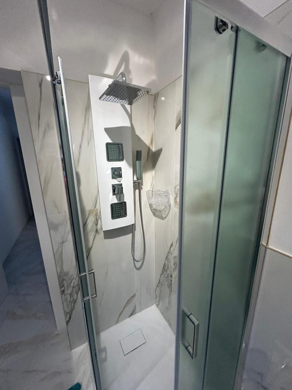 Beautiful single room in the shared apartment Vacation rental in Marche