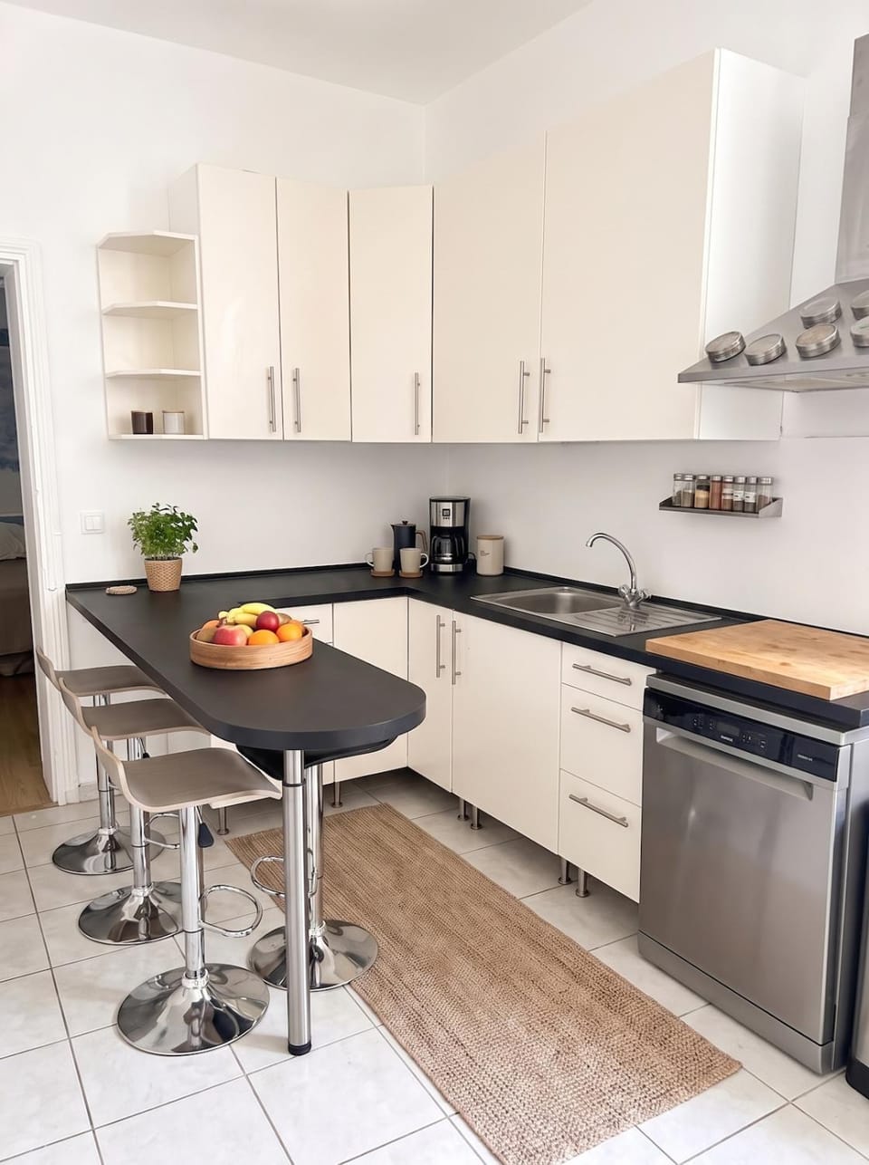 Spacious one-bedroom apartment - Comfort, Center & Paris 5 min away Apartment in Issy-les-Moulineaux