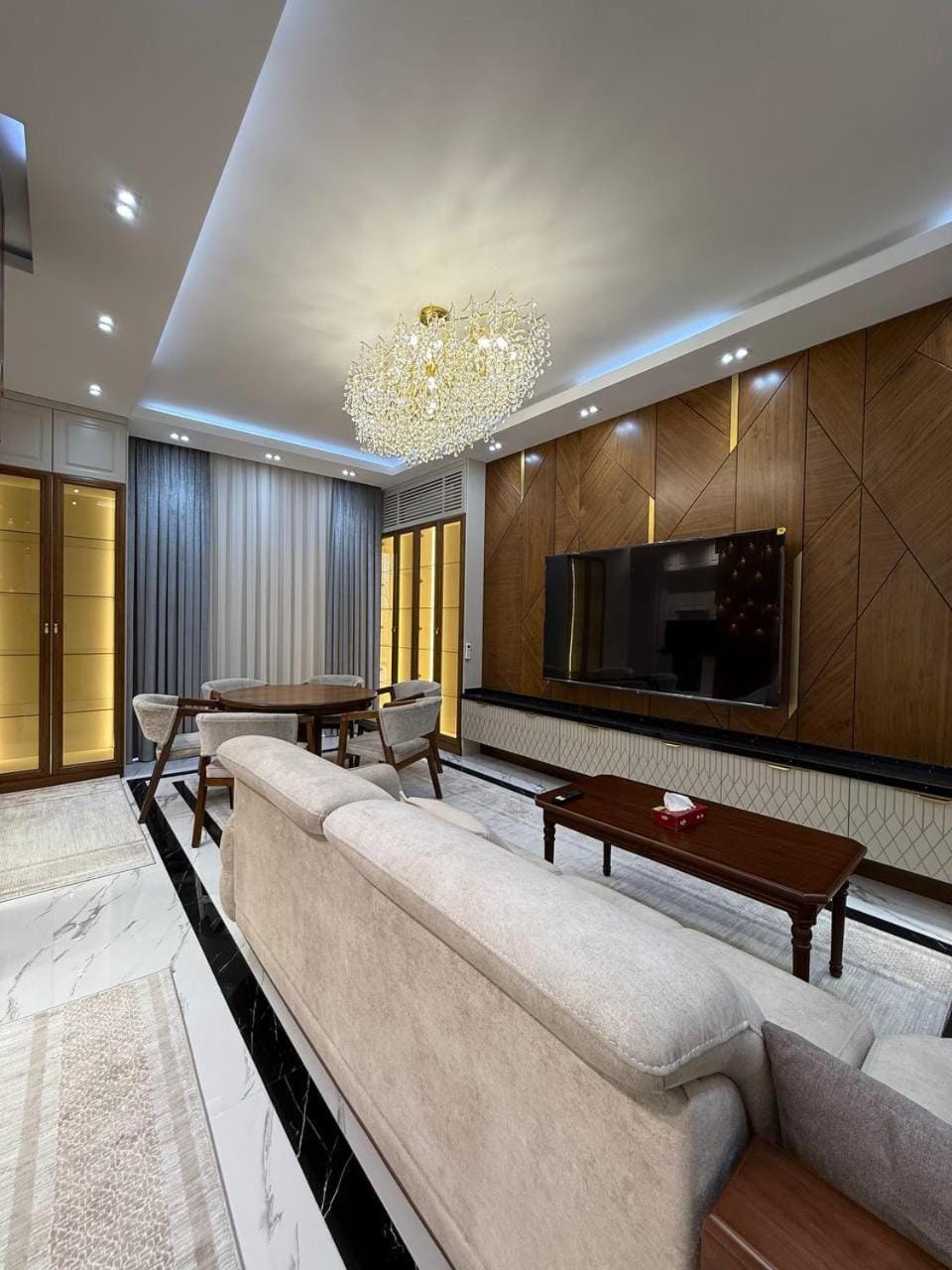 TV and multimedia, Living room, Seating area, Evening entertainment