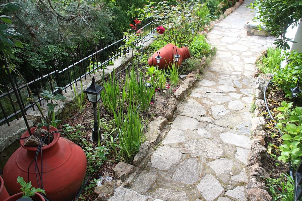 Garden, Decorative detail