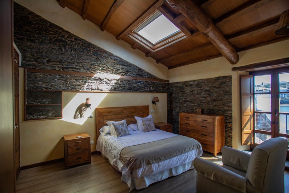 Bedroom, Garden view, River view