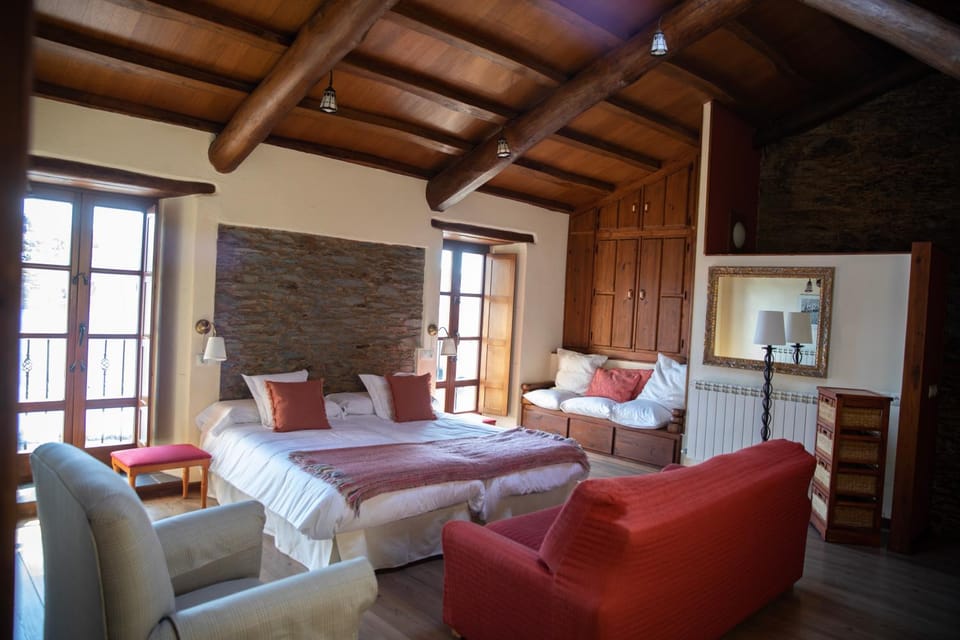 Bedroom, Garden view, River view