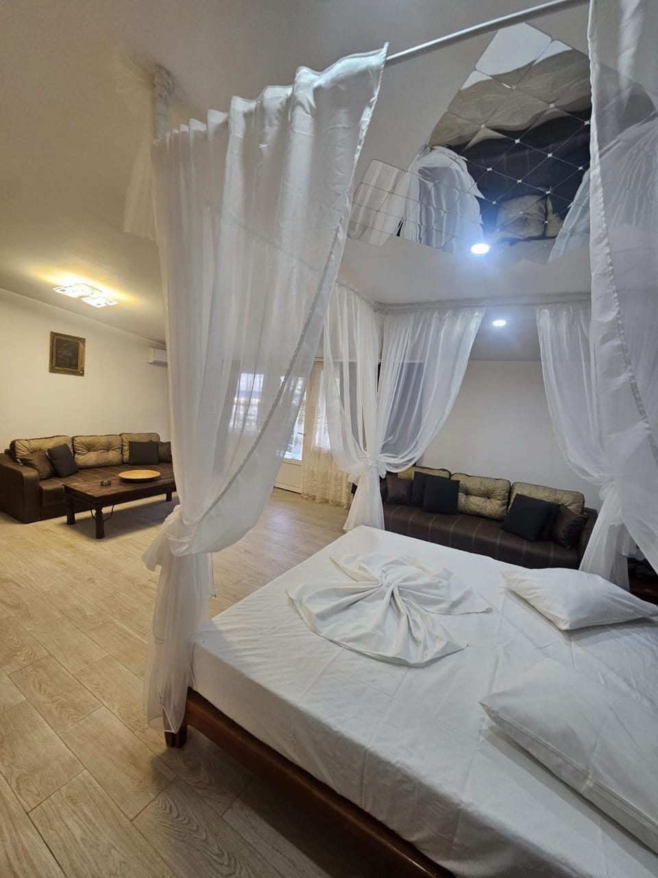 Bed, Photo of the whole room, Seating area, Bedroom
