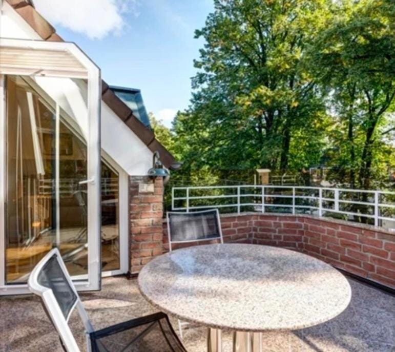 Exklusive Maisonette mit Dachterrasse bei Hamburg Apartment in Schleswig-Holstein