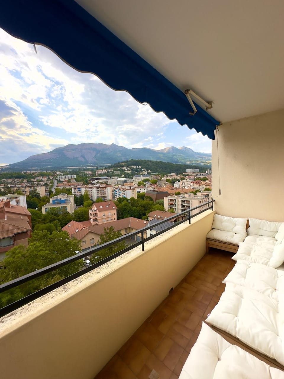 Balcony/Terrace, Mountain view