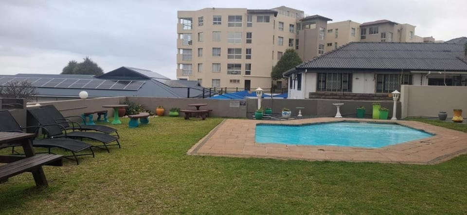 Garden, Garden view, Pool view, Swimming pool, Swimming pool, sunbed