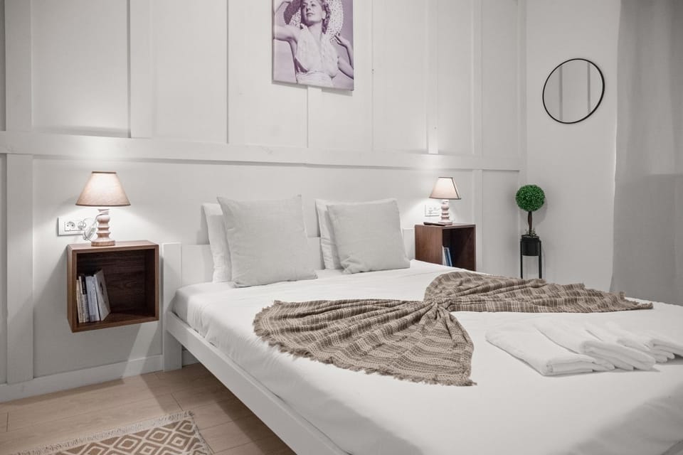 FLH - Little Paris 2BR Apartment with AC Apartment in Romania