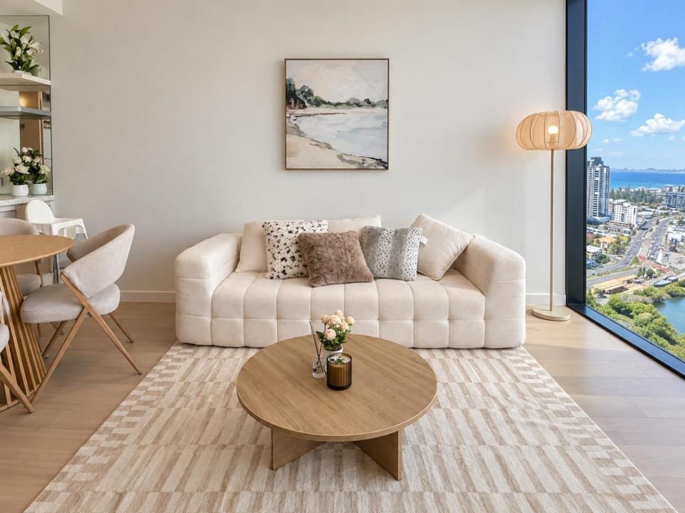 View (from property/room), Living room, Seating area, Dining area, City view