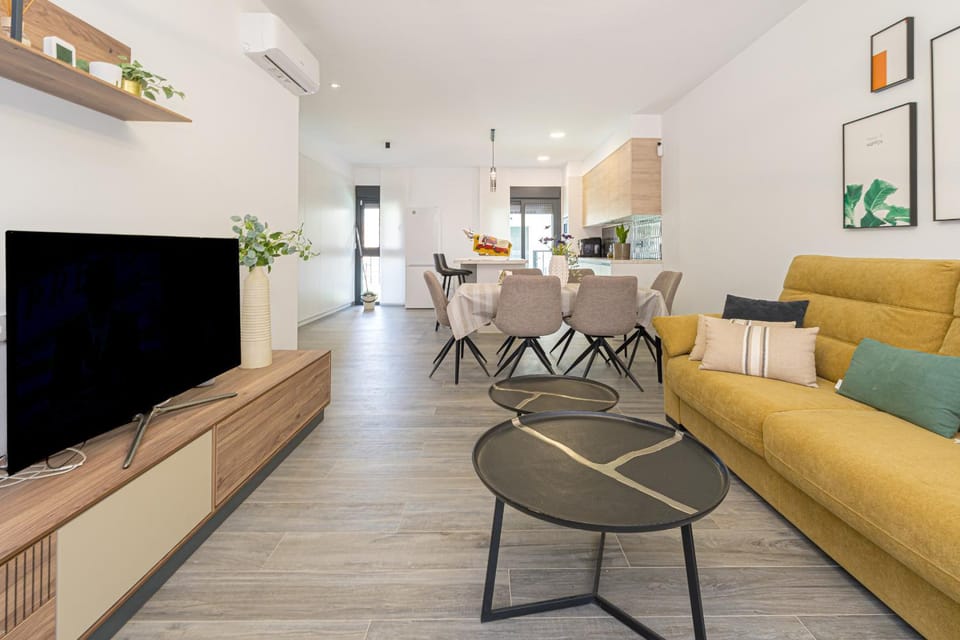 Communal lounge/ TV room, Living room