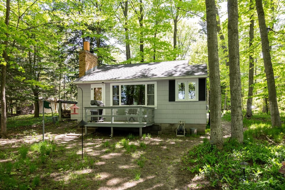 CRO's Terrapin Station Roadside | Big Glen Lake Access | Dock | Firepit | House in Glen Lake
