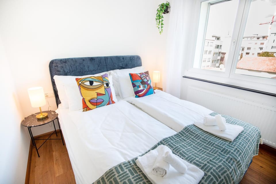 Urban Smart Living near Basel SBB & City Center - Special TRIO PICASSO 31 Apartment, up to 4 guests Apartment in Basel