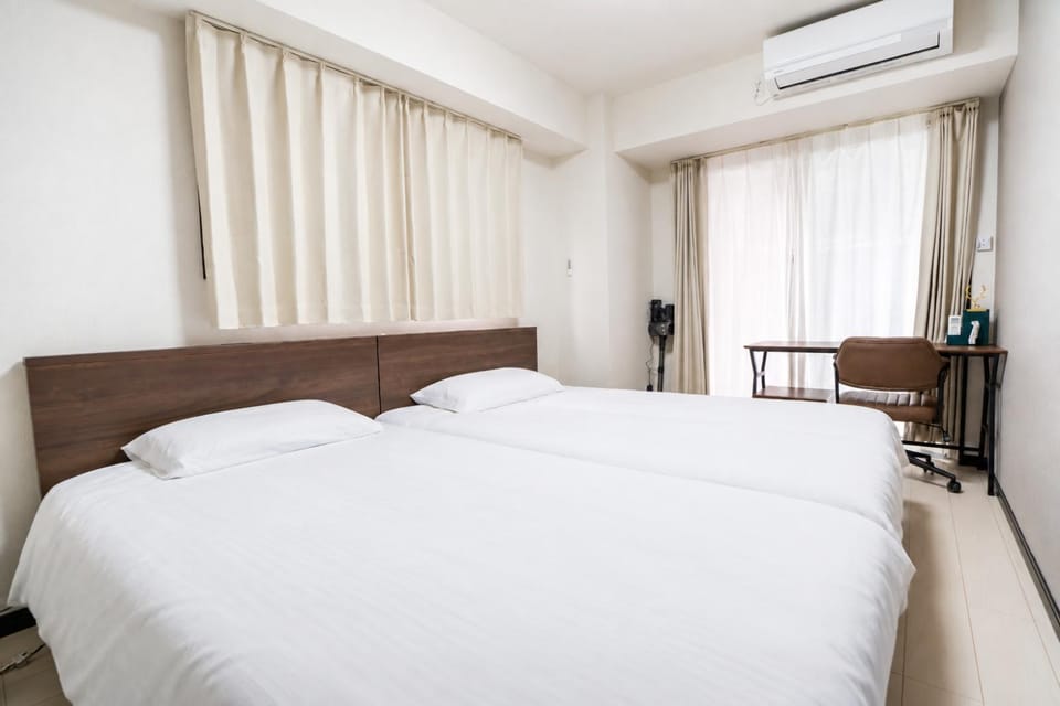 Bed, Photo of the whole room, Bedroom, internet, air conditioner