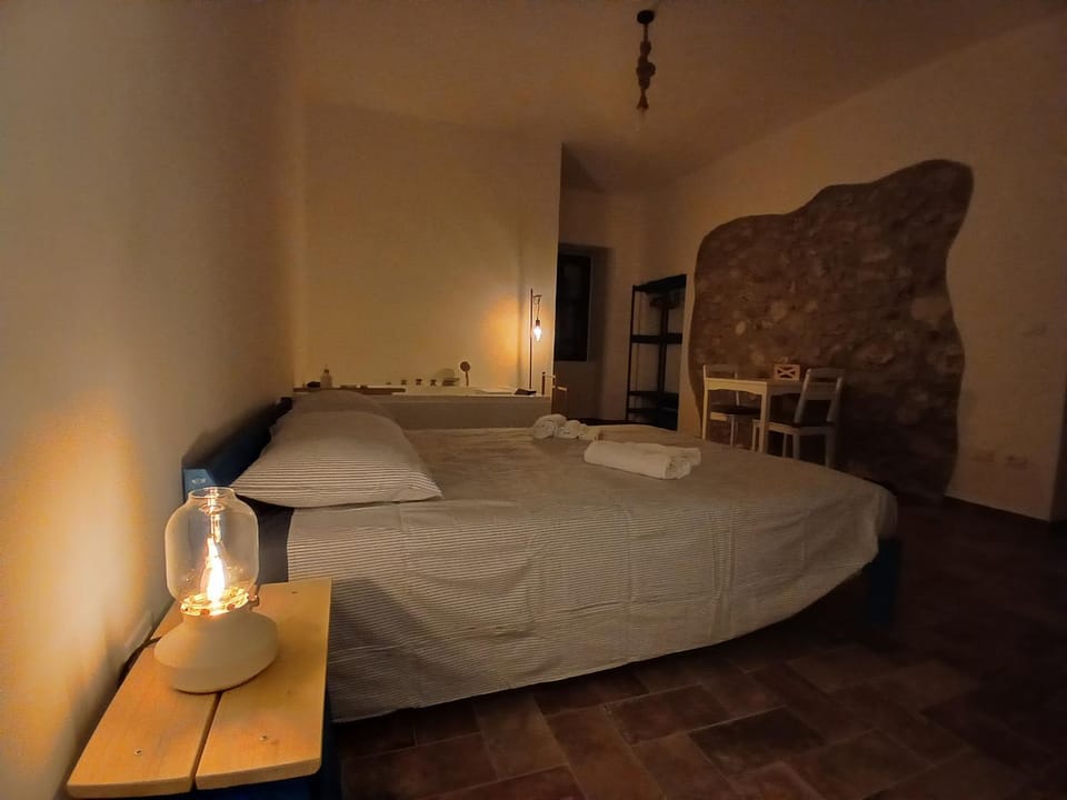 Hot Tub, Living room, Bedroom