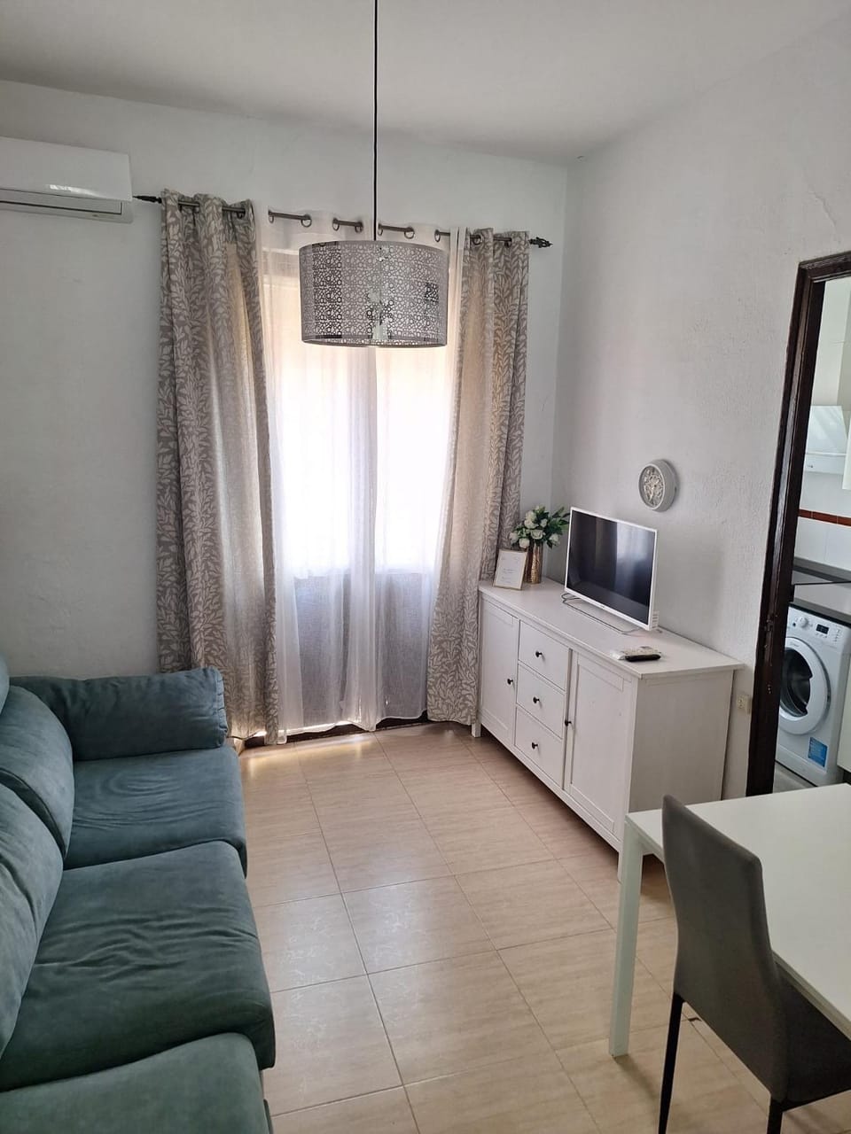Communal lounge/ TV room, Living room