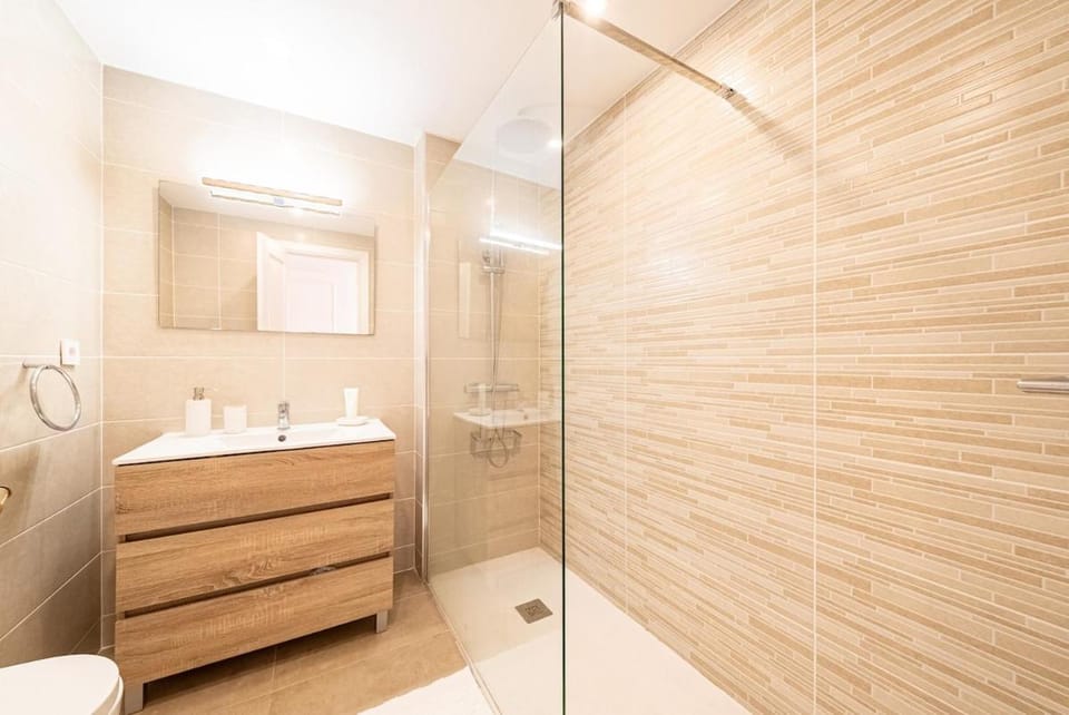 Sol & Mar Riviera Luxe Retreat Apartment in Sitio de Calahonda