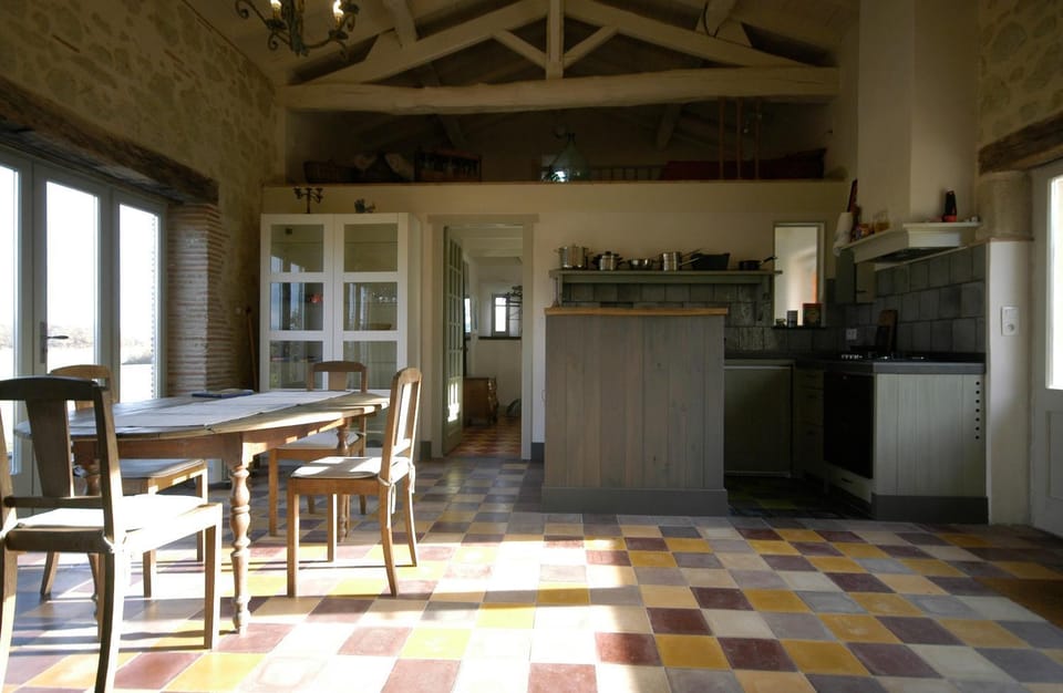 Property building, Kitchen or kitchenette, Living room