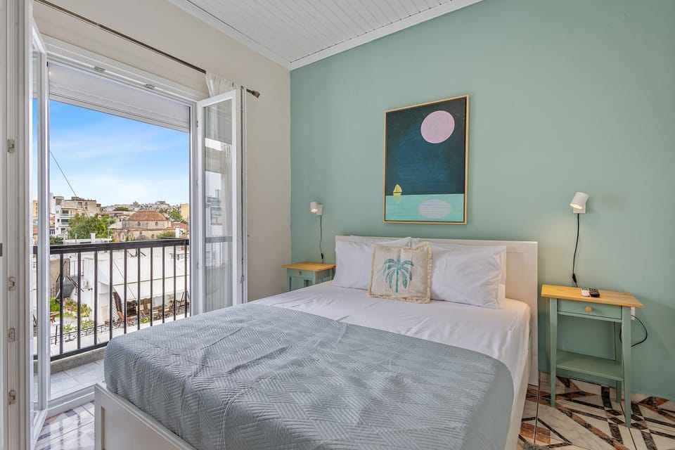 Old Bridge Waterfront View Apartment, Chalkida Apartment in Euboea