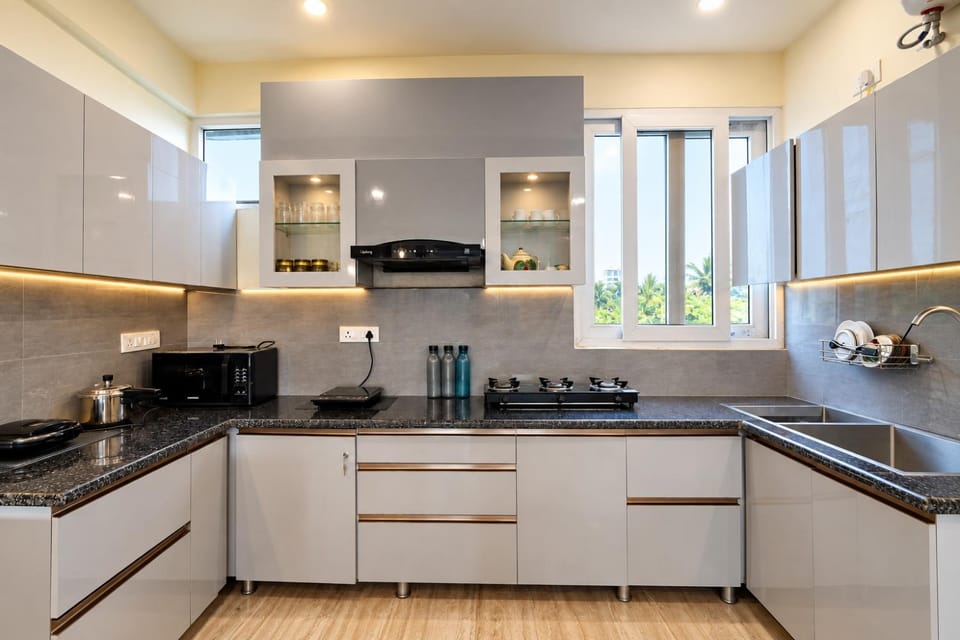Coffee/tea facilities, stove, kitchen