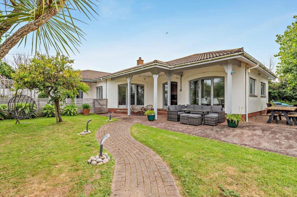 Property building, Garden view