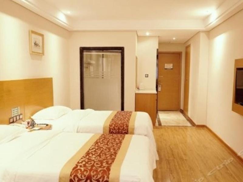 GreenTree Inn GuangXi HePu HuanzhuSouthRd.Transit Center Express Hotel Hotel in China