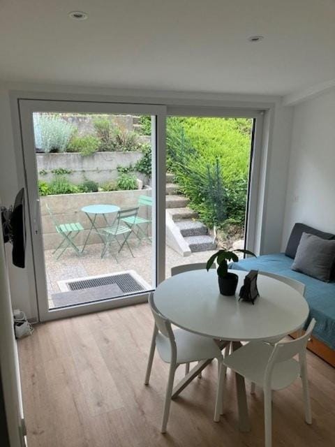 L'Annexe des Clos, private garden, magnificent view Villa in Neuchâtel, Switzerland