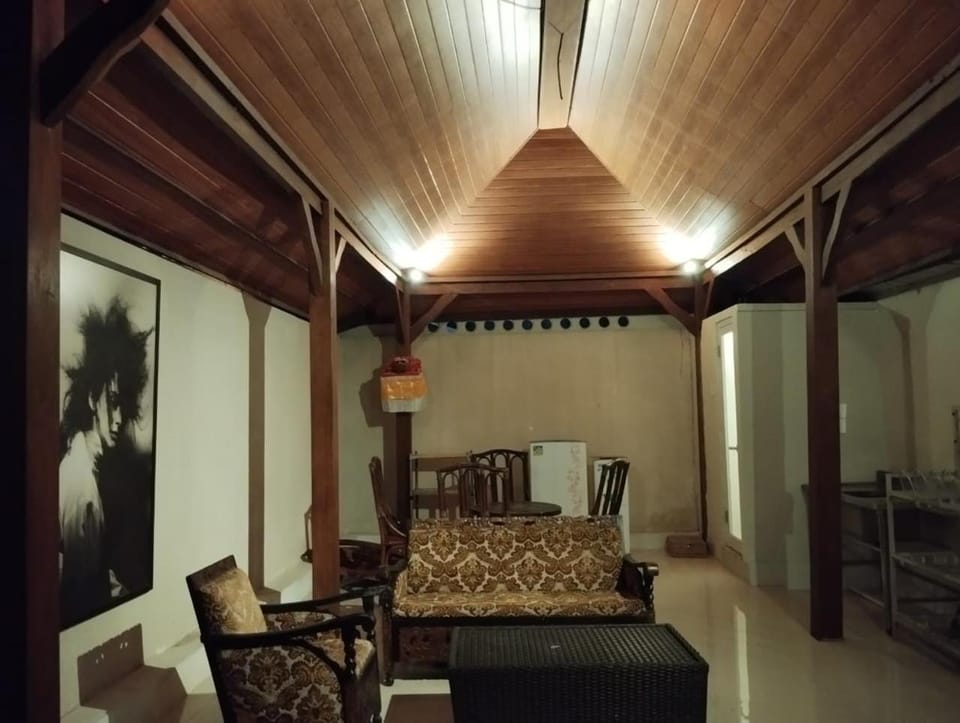 Communal lounge/ TV room, Living room, Seating area