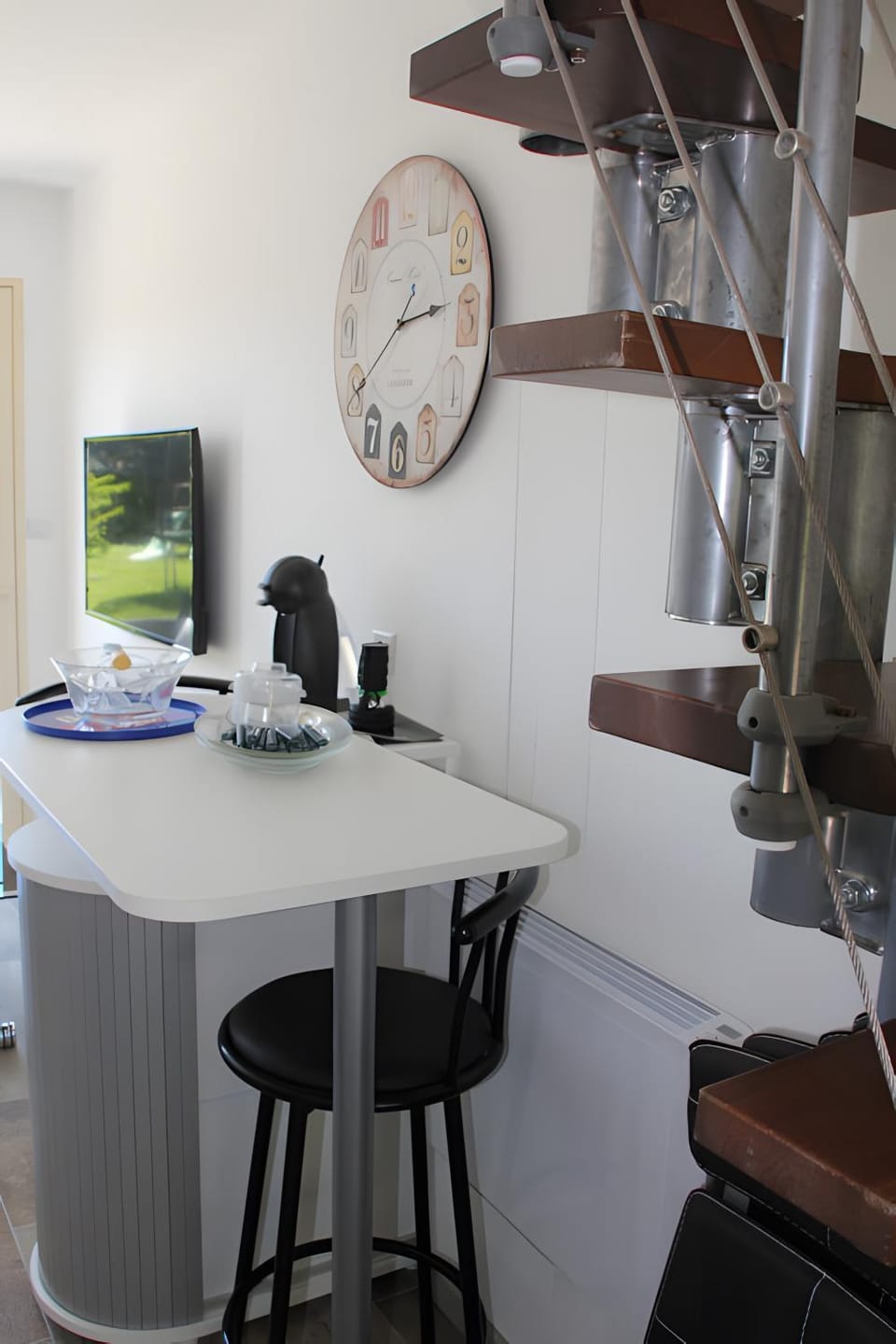 Property building, Kitchen or kitchenette, Living room