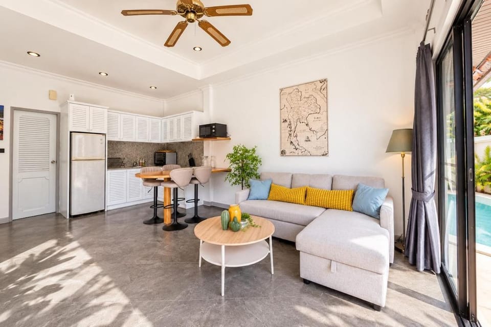 Kitchen or kitchenette, Living room