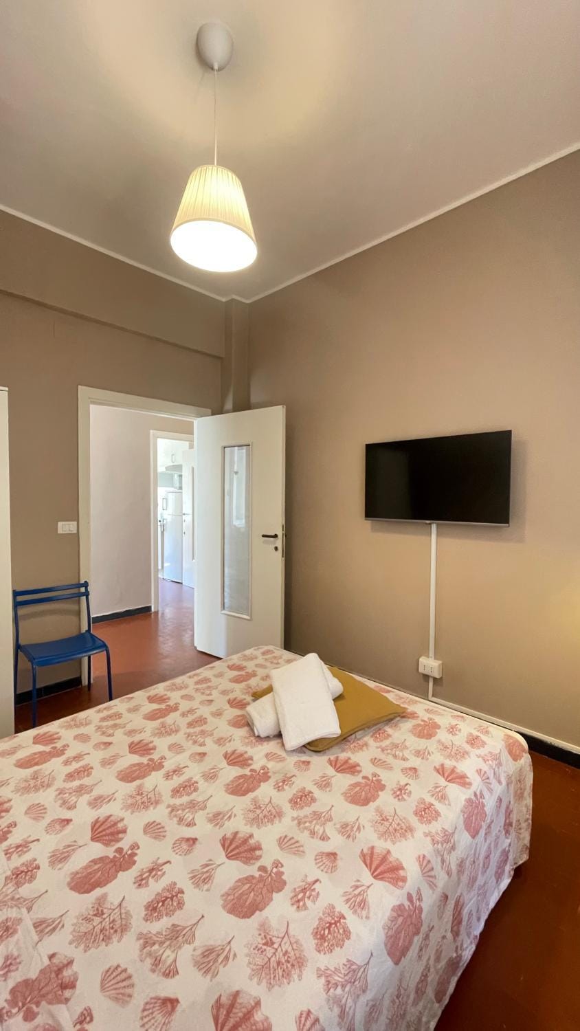Bed, Kitchen or kitchenette, Photo of the whole room, Bedroom, towels, wardrobe