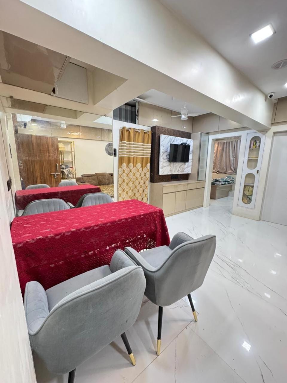 Comfortable for anyone Apartment in Mumbai
