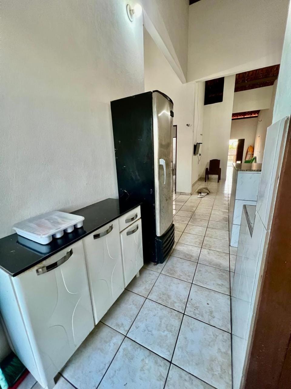 Kitchen or kitchenette, minibar, stove