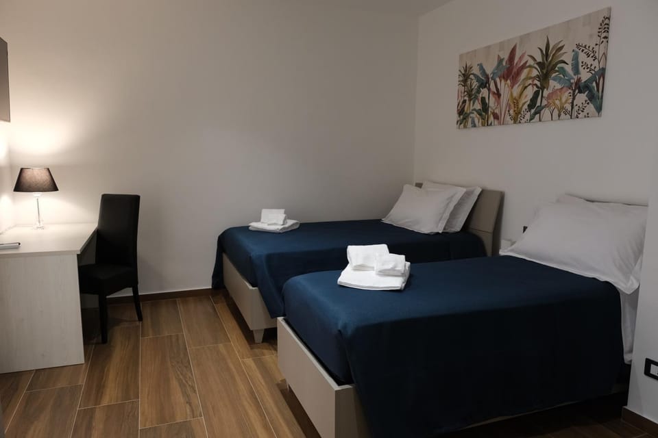 Bed, Seating area, Bedroom, towels