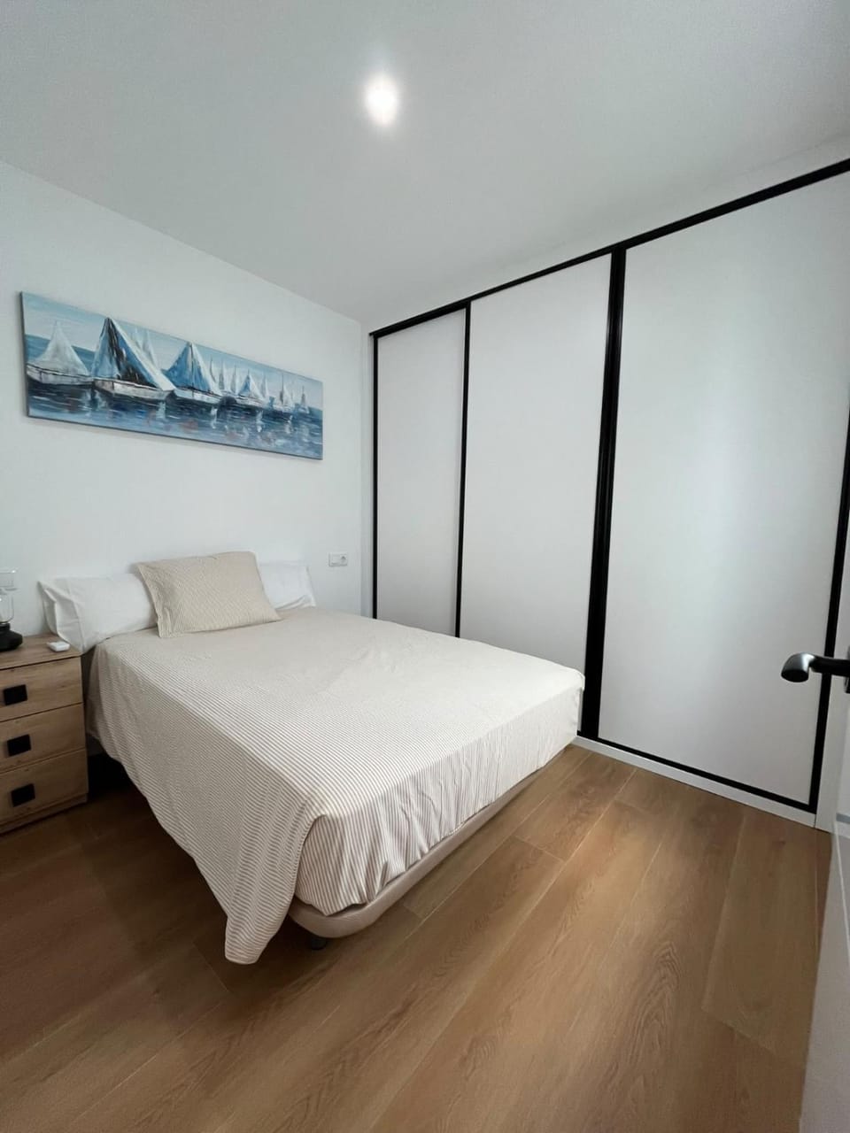 Bed, Photo of the whole room, Bedroom, wardrobe