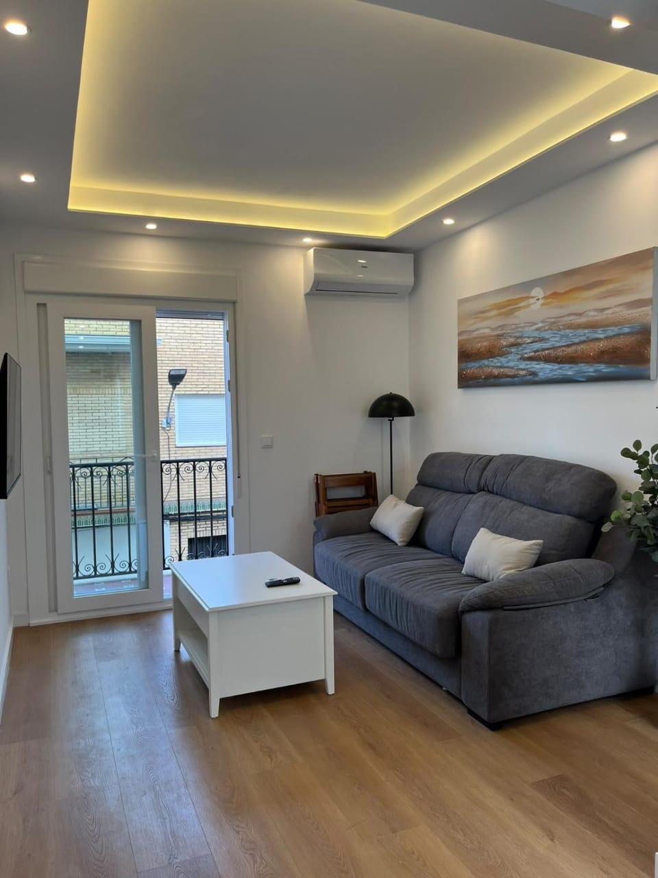 Living room, Seating area, air conditioner