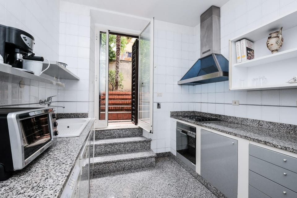 Kitchen or kitchenette, minibar, pet friendly, stove, toaster