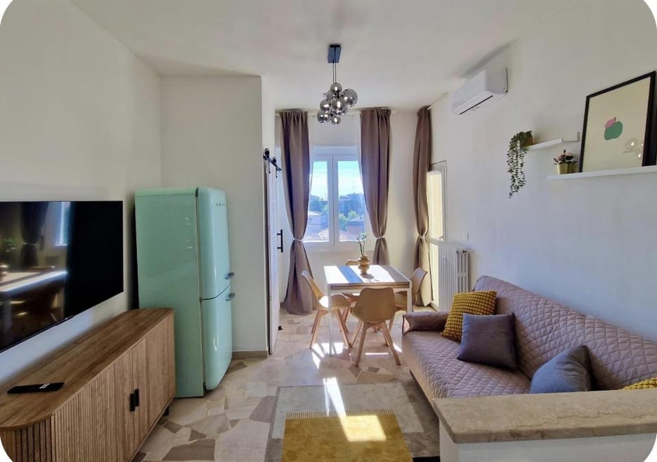 Living room, air conditioner