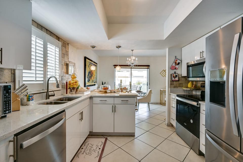 Families w/ Pets! Home 10 Mi to Busch Gardens House in Citrus Park