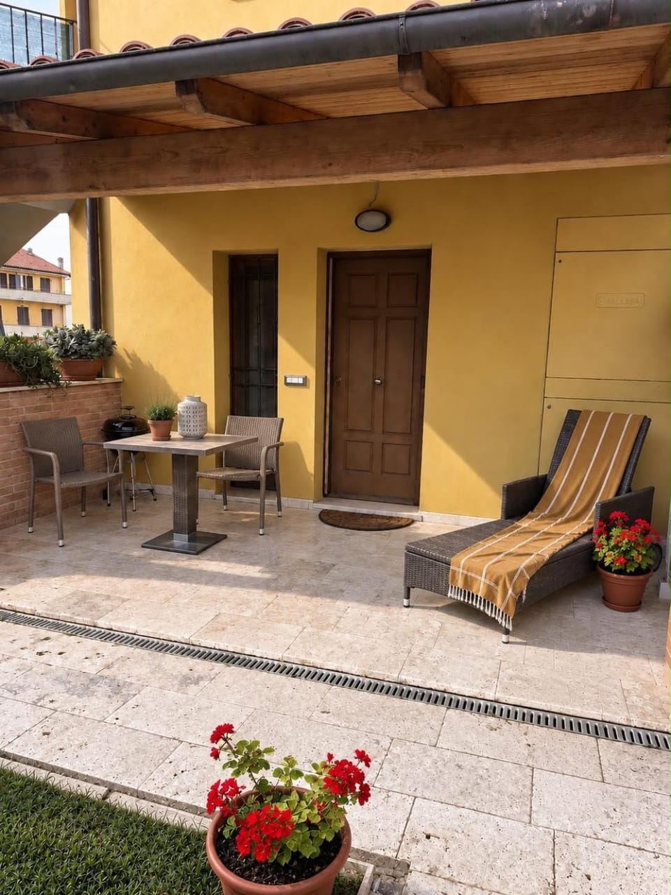 Patio, Day, Garden, Balcony/Terrace, Garden view, sunbed