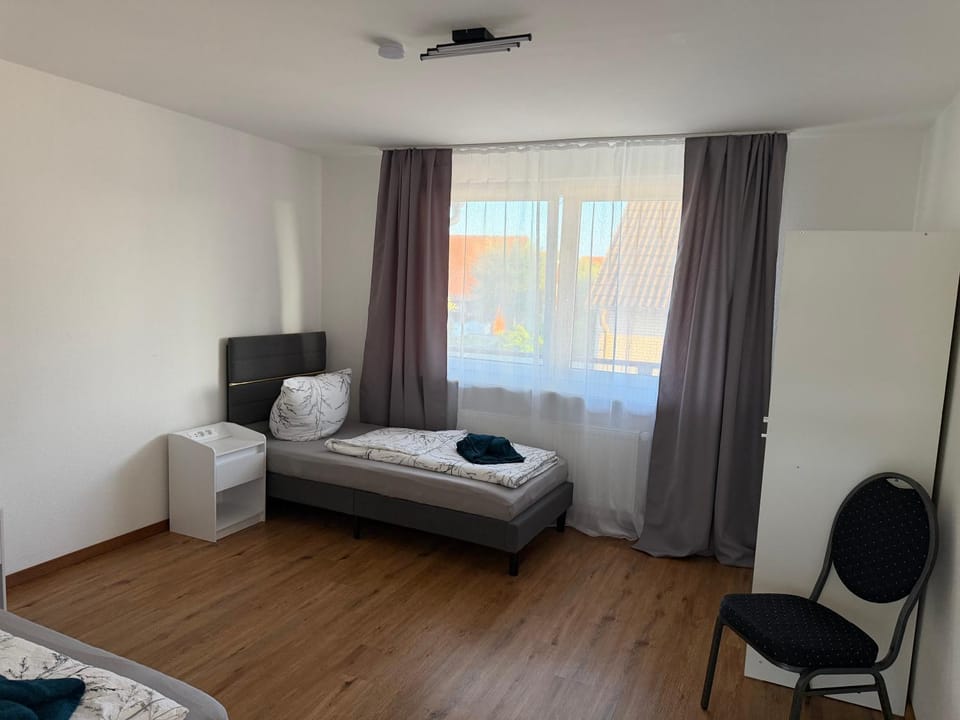 Goldstar 4 Zimmer Wohnung Hannover Sehnde mit Balkon und Garten Apartment in Lower Saxony, Germany
