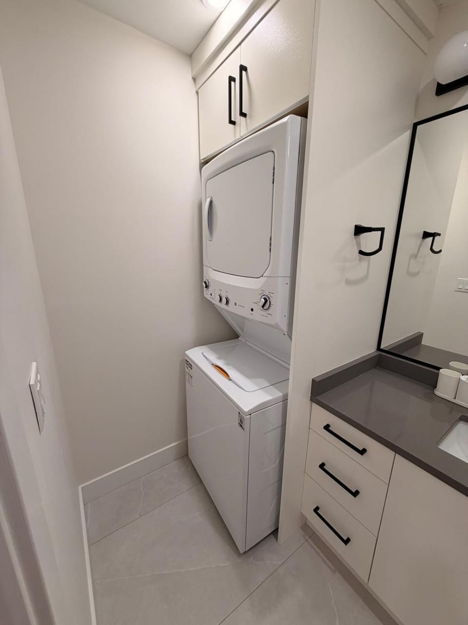 Elegant New 3-Bedroom Retreat Perfect for Families House in New Westminster