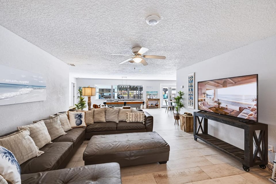 Canal Front Beach Home-Private Pool-Boat Dock House in Flagler Beach