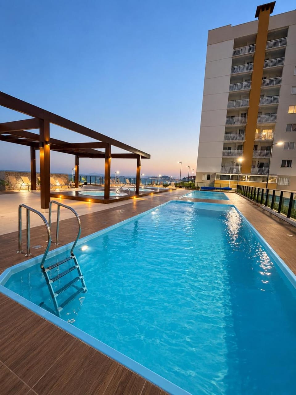 Sacada Com Churrasqueira Vista Incrível para o Mar em Resort Pé na Areia com Piscinas Aquecidas 507T01 Apartment in Barra Velha