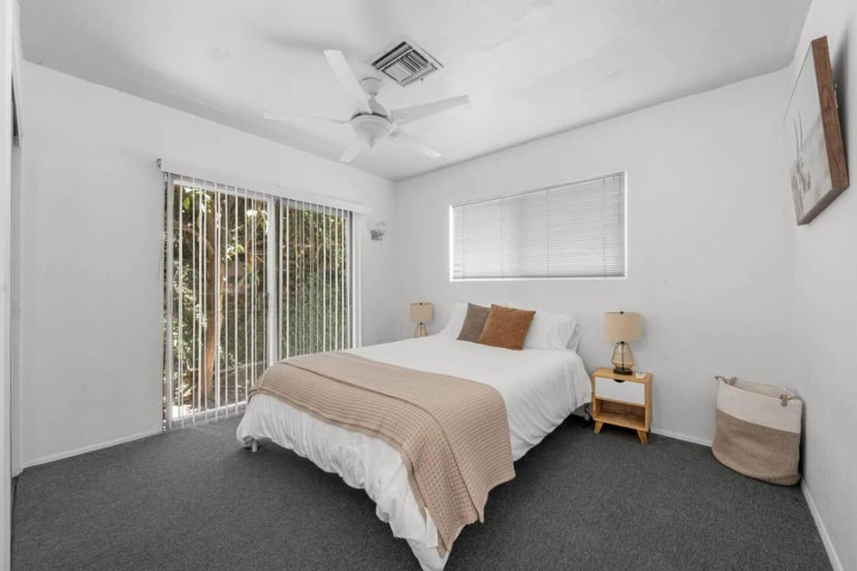 Charming 2BR Home in North Hollywood House in Toluca Lake