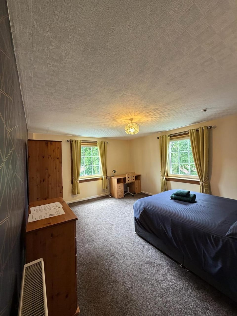 Private double room in fully equipped apartment Vacation rental in Glasgow
