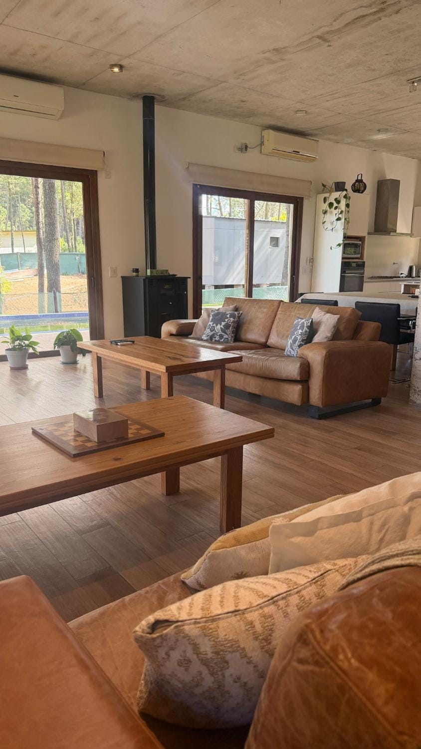 Hermosa casa con pileta en Isla del Golf Pinamar House in Pinamar