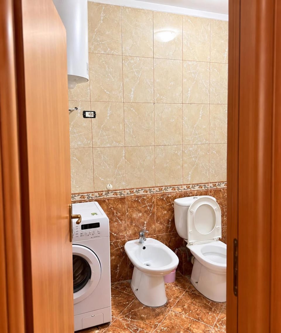 Central Tirana 2BR l Big Balcony l Free Parking Apartment in Tirana