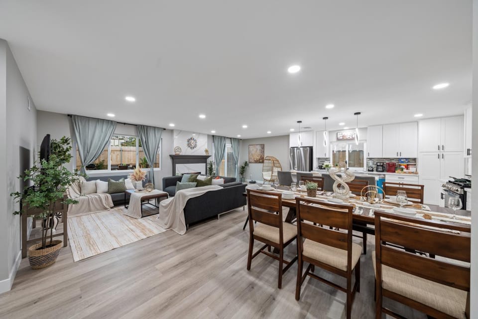 Entire Private Home with 3 Bedrooms, 2 Bath, Garage, King Bed, Gated Yard, Ranch Style, Available Now House in Spring Valley